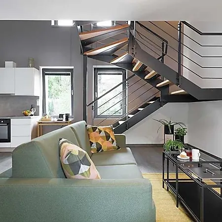 River Aparthotel 4*